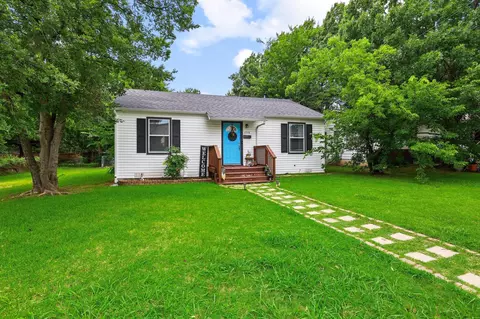 1718 N Shannon St, Sherman, TX 75092