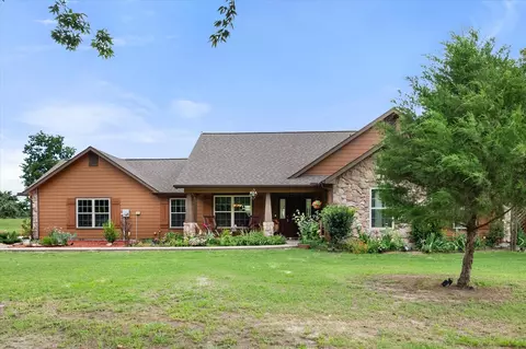 123 Clubhouse Dr, Corsicana, TX 75109