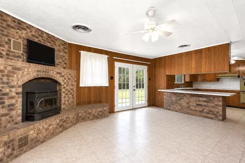 Living - 257 Bacle Rd, Coushatta, LA 71019 photo 2 of 2