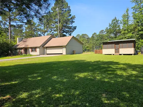 411 Green Meadow Trl, Holly Lake Ranch, TX 75765
