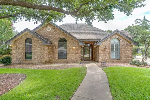 3201 John Ct S, Hurst, TX 76054