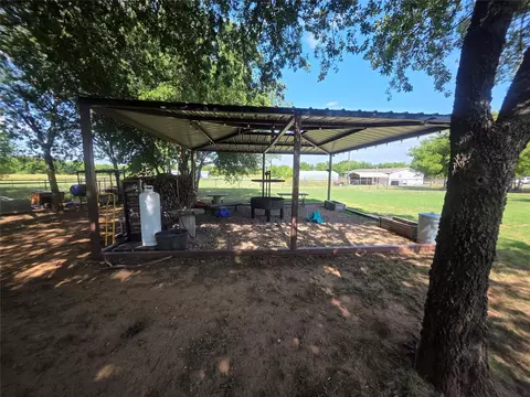 Exterior - 204 Jermyn Rd, Jermyn, TX 76459 photo 8 of 8