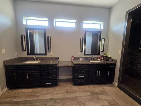 Bath - 204 Jermyn Rd, Jermyn, TX 76459 photo 3 of 8