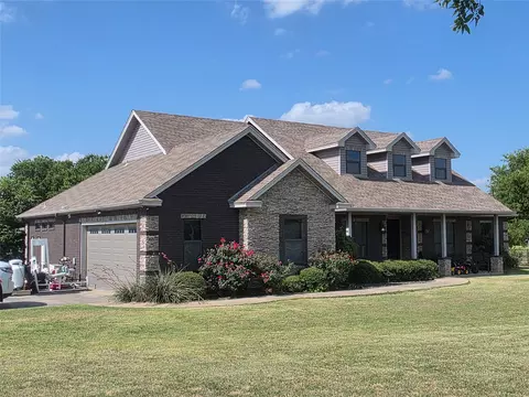 Exterior - 204 Jermyn Rd, Jermyn, TX 76459 photo 2 of 8