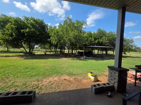 Exterior - 204 Jermyn Rd, Jermyn, TX 76459 photo 7 of 8