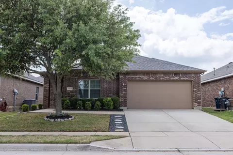 4833 Elkhart Dr, Crowley, TX 76036