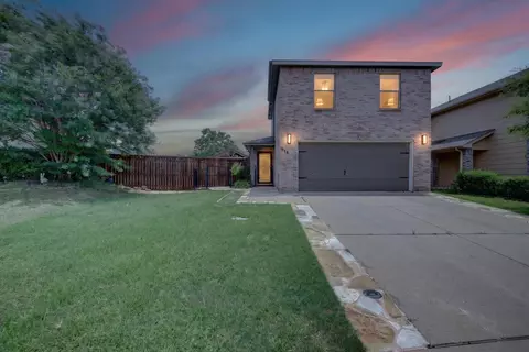 716 River Hill Ln, Fort Worth, TX 76114