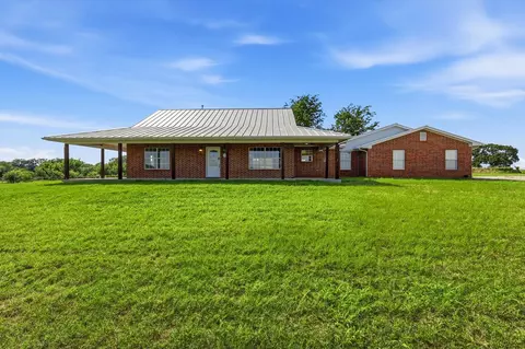 Exterior - 12190 Bell Rd, Pilot Point, TX 76258 photo 3 of 10