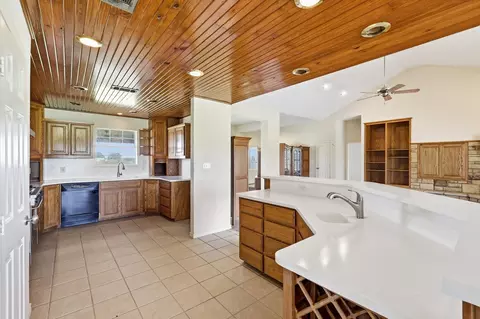 Kitchen - 12190 Bell Rd, Pilot Point, TX 76258 photo 1 of 4