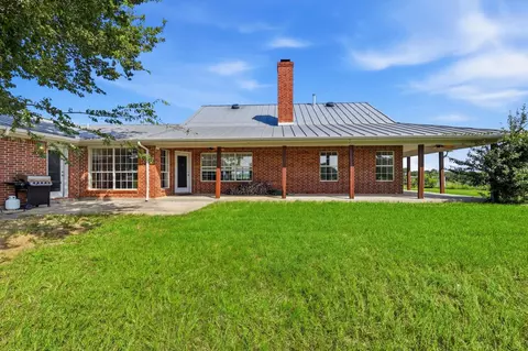 Exterior - 12190 Bell Rd, Pilot Point, TX 76258 photo 9 of 10