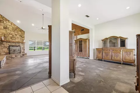 Entry Way - 12190 Bell Rd, Pilot Point, TX 76258 photo 2 of 4