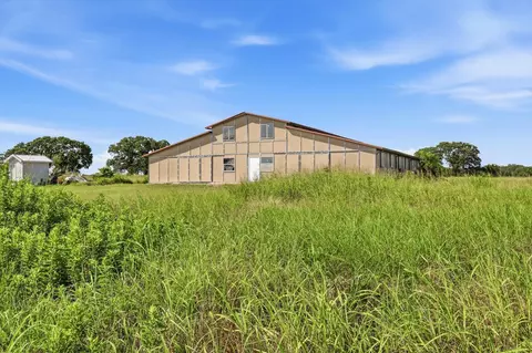 Exterior - 12190 Bell Rd, Pilot Point, TX 76258 photo 6 of 10