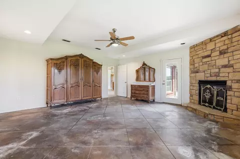 Bedroom - 12190 Bell Rd, Pilot Point, TX 76258 photo 1 of 5
