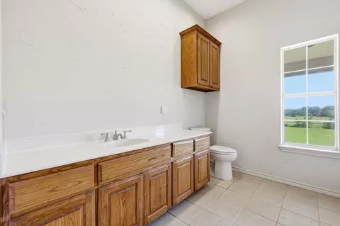 Bath - 12190 Bell Rd, Pilot Point, TX 76258 photo 5 of 7