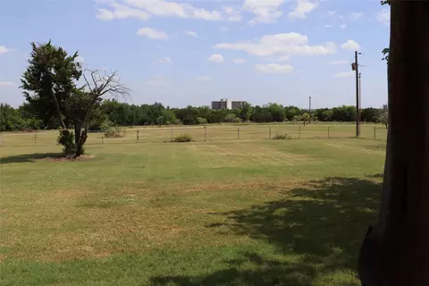 Exterior - 1147 Riverview Dr, Cleburne, TX 76033 photo 3 of 3