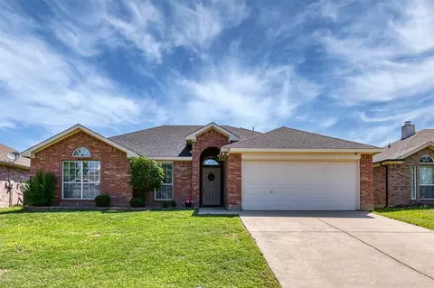 1718 La Caya Dr, Mansfield, TX 76063