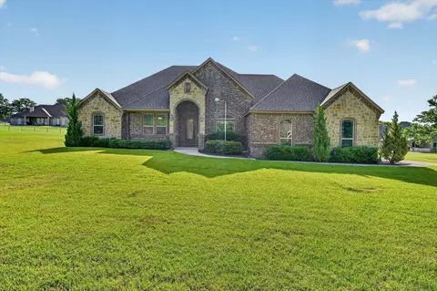 197 Ellis Creek Dr, Weatherford, TX 76085
