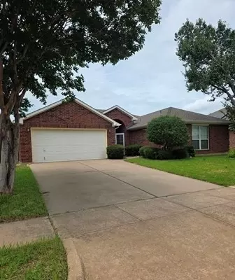 307 Dimes St, Arlington, TX 76002