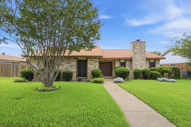 2929 Silverdale Ln, Garland, TX 75044