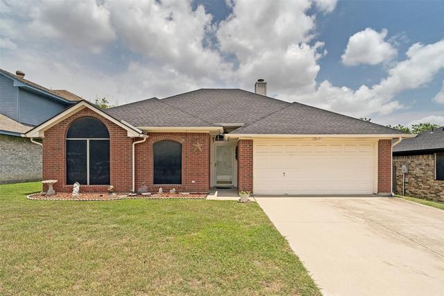 10212 Maria Dr, Fort Worth, TX 76108
