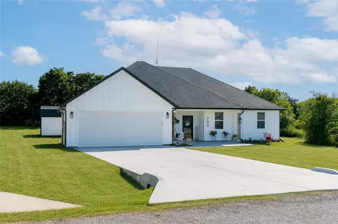 209 Lanai Dr, Runaway Bay, TX 76426