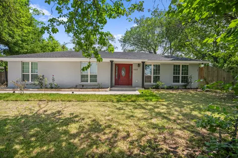 1112 W Pleasant Run Rd, Desoto, TX 75115