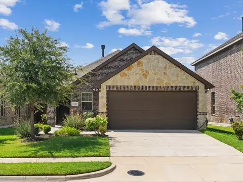 2540 Pettus Dr, Forney, TX 75126