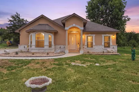 5286 Orchard Ln, Waco, TX 76705