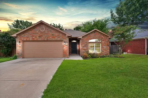 10513 Fossil Hill Dr, Fort Worth, TX 76131
