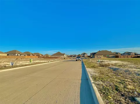 711 Broken Bow Ln, Cleburne, TX 76033 photo 3