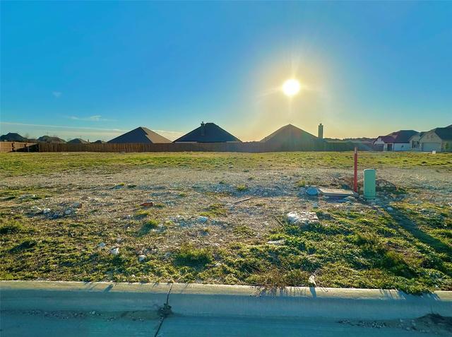 702 Broken Bow Ln, Cleburne, TX 76033
