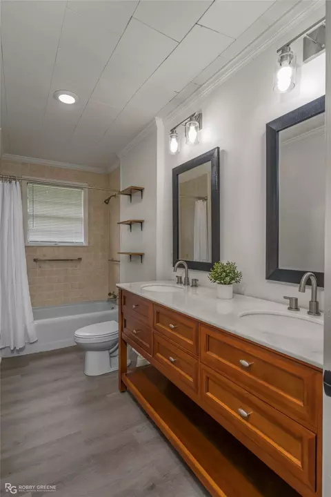 Bath - 175 Magnolia Rd, Dubberly, LA 71024 photo 1 of 3