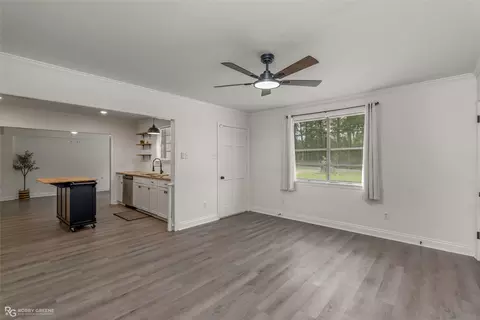 Living - 175 Magnolia Rd, Dubberly, LA 71024 photo 4 of 6