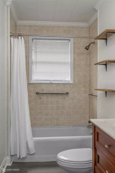 Bath - 175 Magnolia Rd, Dubberly, LA 71024 photo 2 of 3