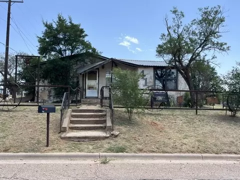 412 E 7th St, Rotan, TX 79546