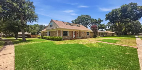2122 Castleford Ln, Garland, TX 75040