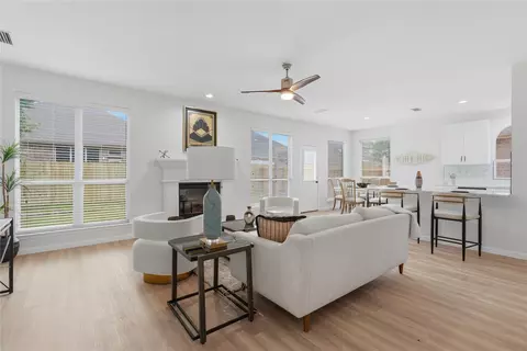 2715 Lake Country Dr, Grand Prairie, TX 75052