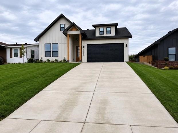 5208 Helmick, Fort Worth, TX 76107