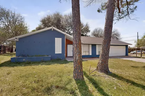 400 Casa Bello Ct, Irving, TX 75062