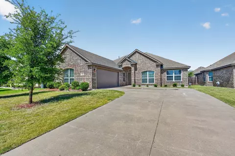 205 Watson St, Red Oak, TX 75154