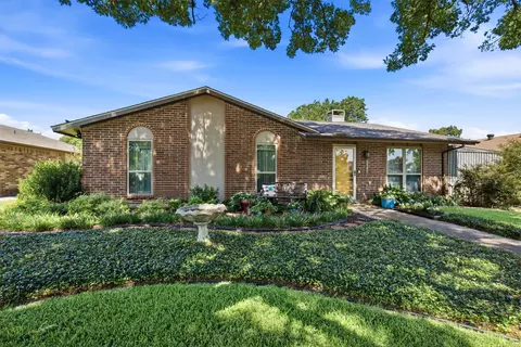 5521 Pike Pl, Garland, TX 75044