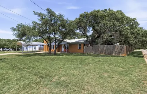 1608 Campa Dr, Brownwood, TX 76801