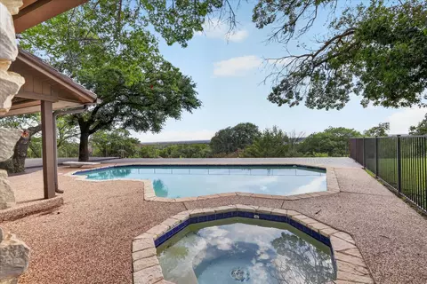 8628 Stonewood Dr, Fort Worth, TX 76179