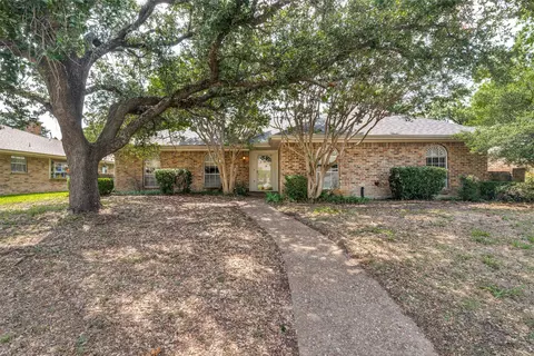 2404 Glen Forest Ln, Plano, TX 75023
