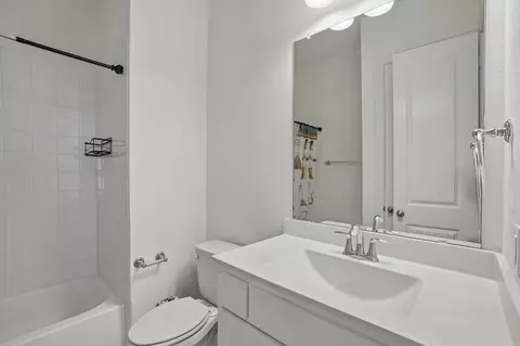 Bath - 1816 Longspur Dr, Argyle, TX 76226 photo 5 of 5