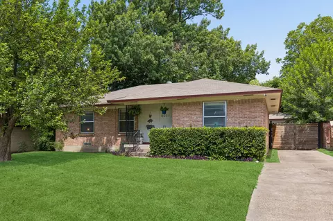 8031 Fall River Dr, Dallas, TX 75228