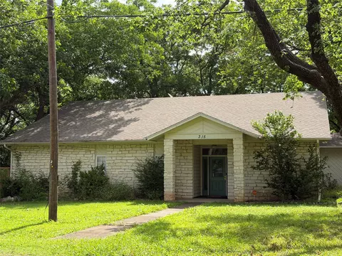 315 S Broadway St, Bells, TX 75414