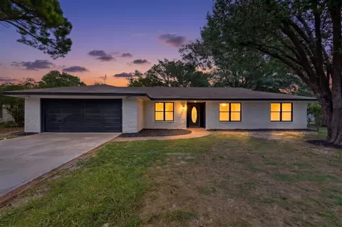 2821 Mccarley Dr, Commerce, TX 75428