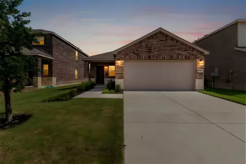 1340 Panorama Dr, Forney, TX 75126