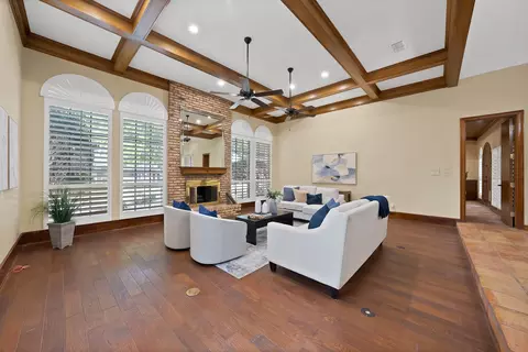2714 Ridge Top Ln, Arlington, TX 76006